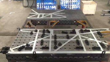 凱創三維柔性焊接平臺安裝現場